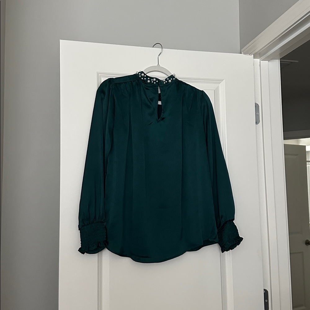 Avara Elegant Green Pearl Women's Top - Picture 3 of 3